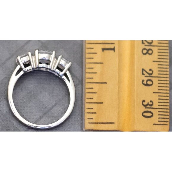 Size 7, Vintage Clear Three Stone Gems Silver Tone Ring by Avon - G47 - Picture 3 of 3